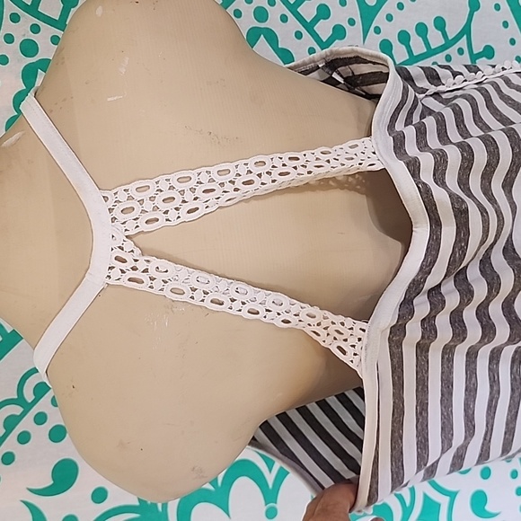 No Boundaries Tank - Picture 3 of 5